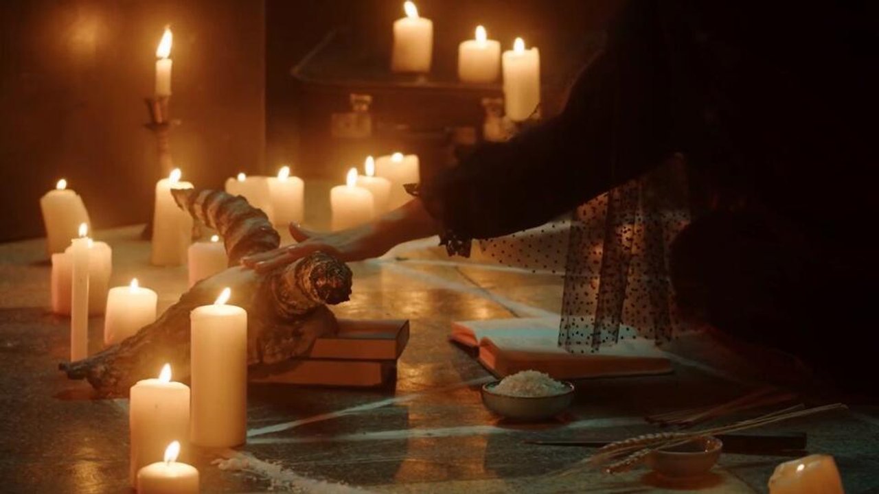 Почему в древности время после трех ночи считали "ведьминым часом". Фото: © Скриншот видео